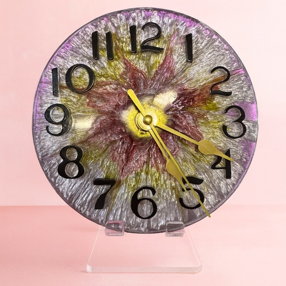 Resin bloom clock - Picture 1 of 1